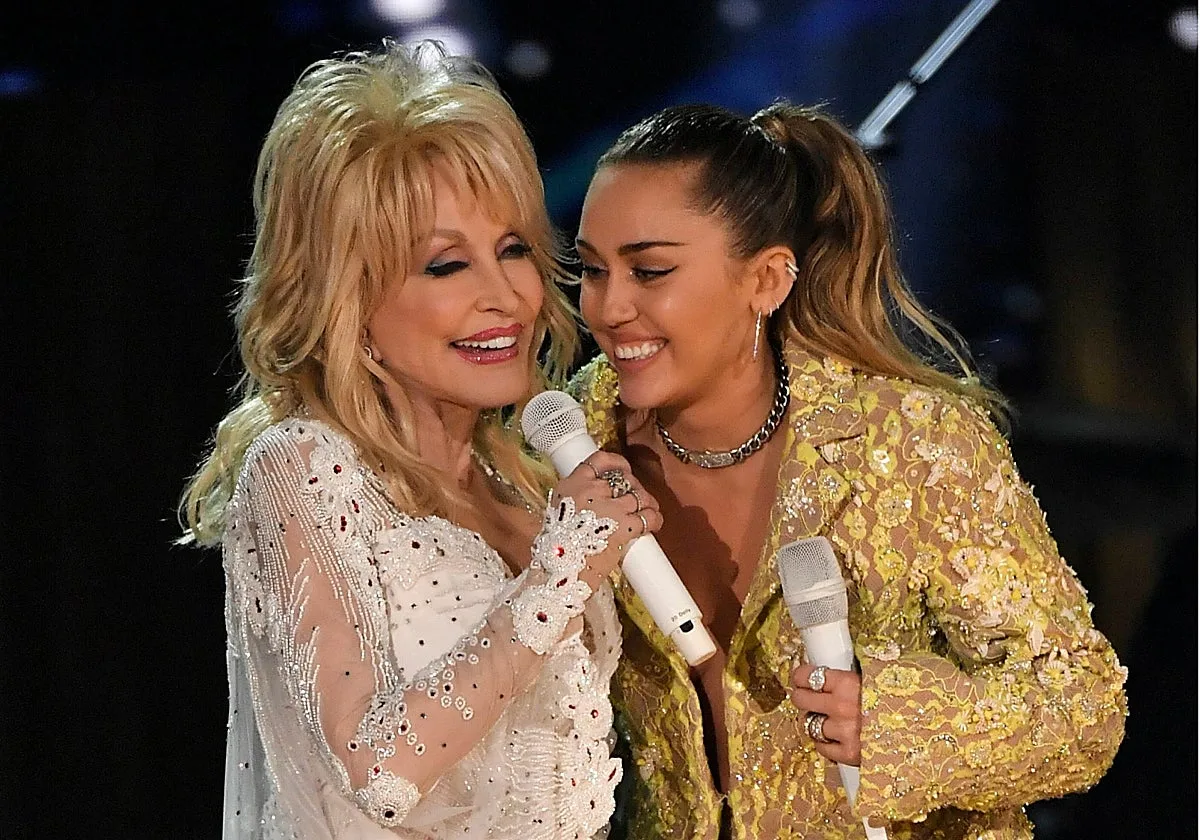 El desgarrador adiós de Miley Cyrus a Dolly Parton: «Tengo un ángel a mi lado. Siempre lo he tenido»
