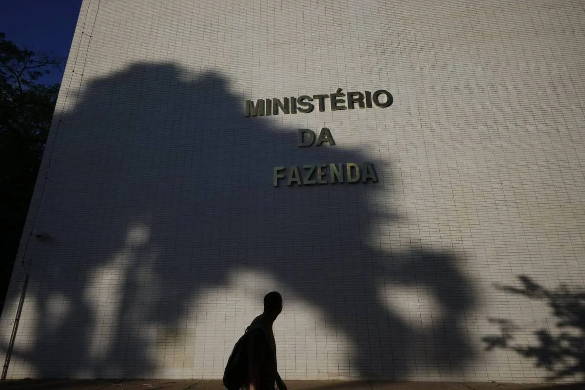 Tesouro revisa plano para a dívida pública e espera que títulos atrelados à Selic subam mais