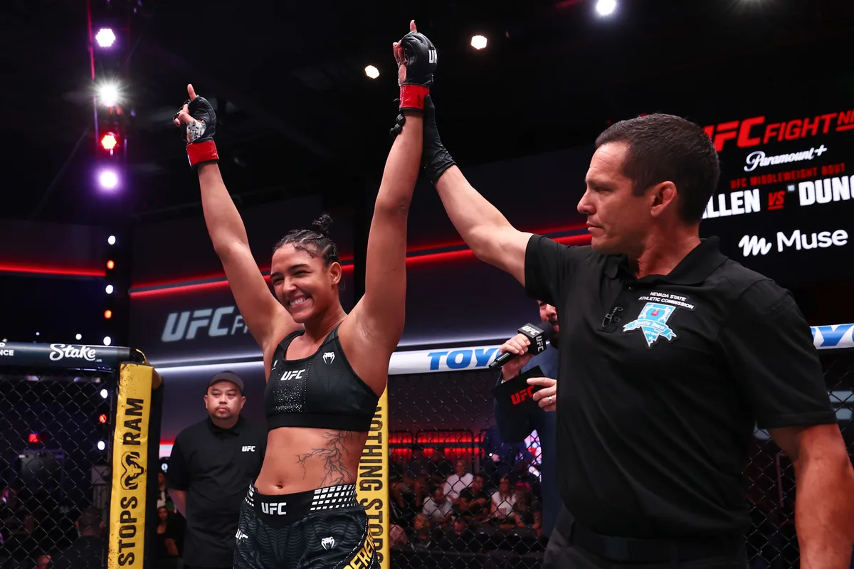 Alice Pereira, aos 20 anos, emenda segundo bônus de R$ 500 mil no UFC