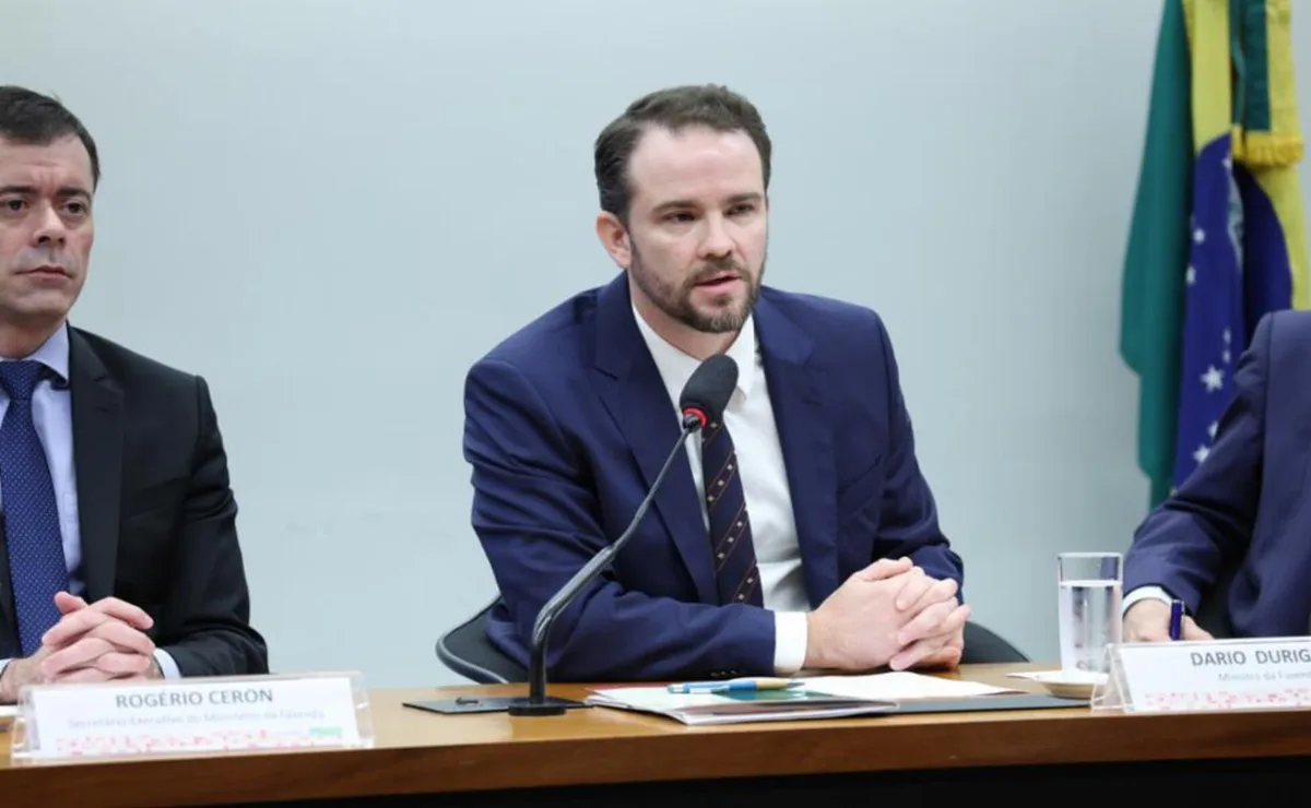 Durigan diz que Flávio pretende adotar ‘modelo Milei’