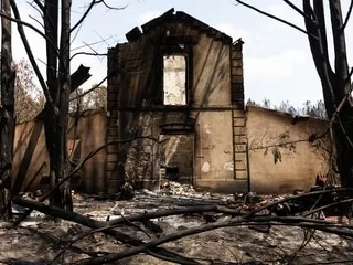 Incendie en Gironde : « Le Porge n’a pas été abandonné », répète le chef des pompiers