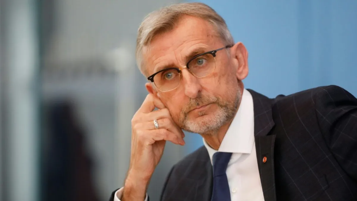 SPERRFRIST FREITAG 00.01 UHR: Sachsens Innenminister stellt Grundrecht auf Asyl in Frage