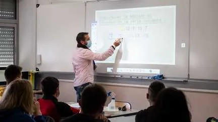 Les enseignants gagnaient en moyenne 3 090 euros en 2024, selon une étude du ministère de l'Education nationale