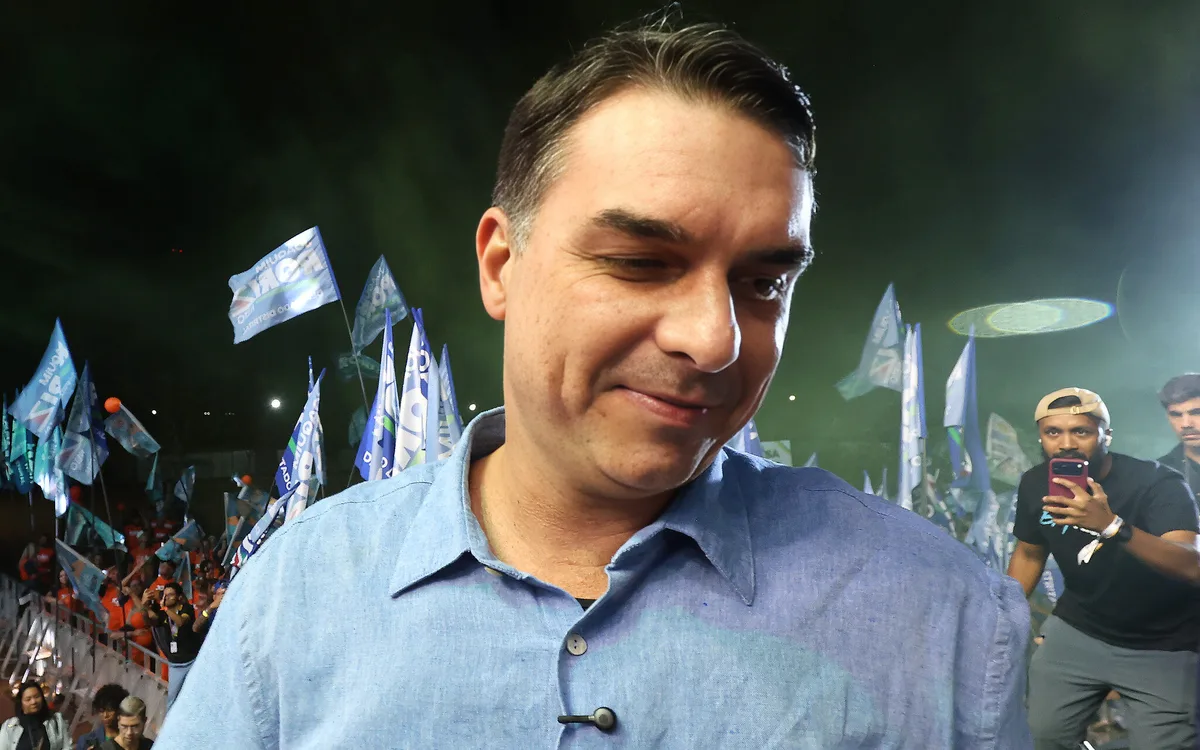 Flávio se reúne com ministro de El Salvador
