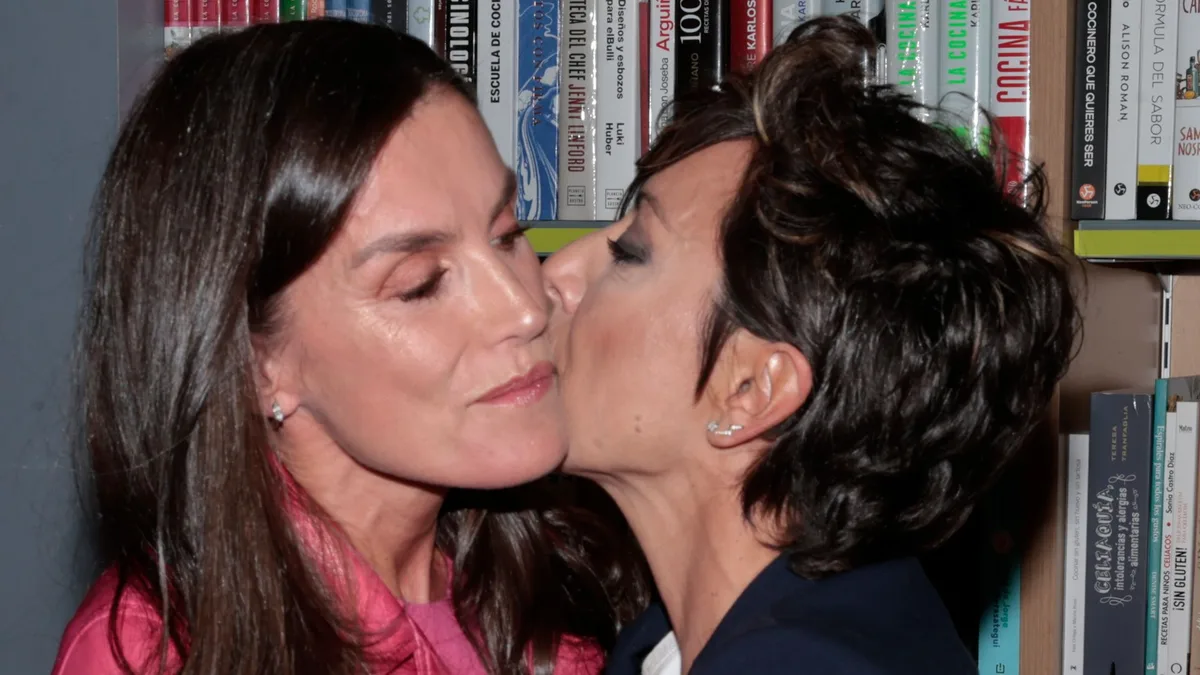 La reina Letizia y Sonsoles Ónega, su reencuentro más especial en los Premios Planeta tras la muerte de Fernando Ónega