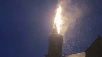 Orages : la foudre s'abat sur le clocher d'une église dans l’Aveyron, provoquant un incendie