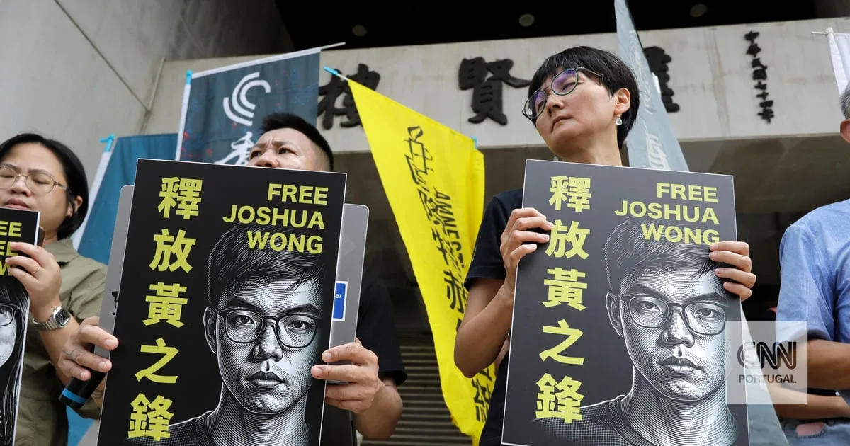 "Confirmo": ativista Joshua Wong declara-se culpado em novo processo de segurança nacional em Hong Kong e arrisca prisão perpétua