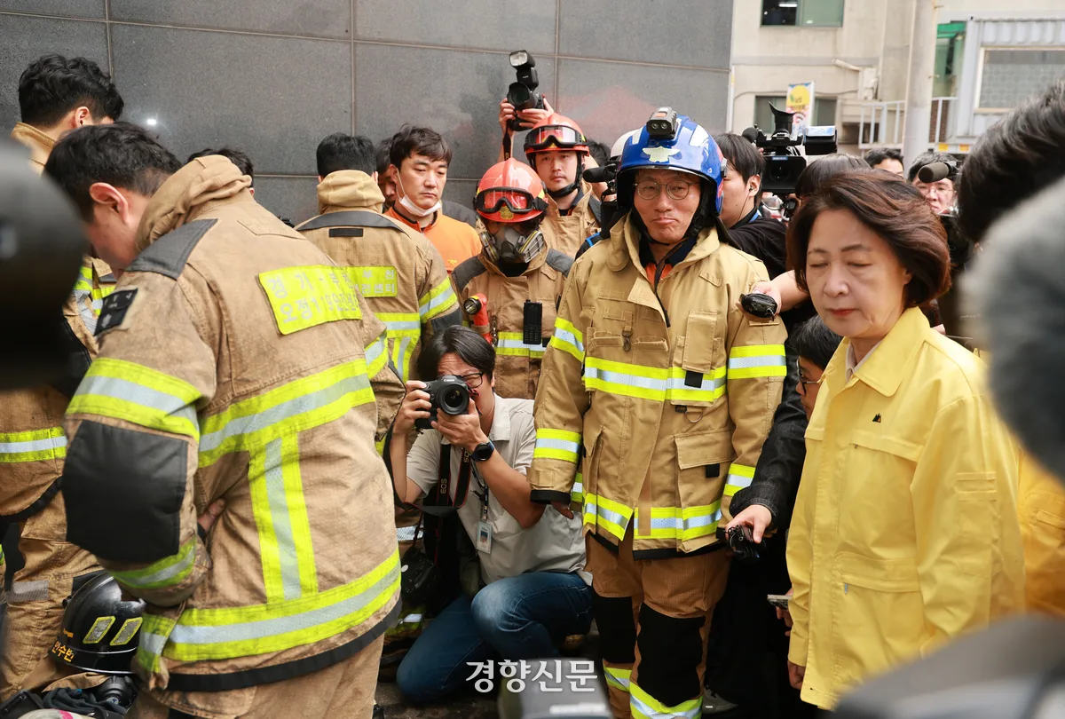 부천 화재 공장에 인화성 물질 2t 있었다···추미애 “위험물질 취급 사업장 단속 강화”