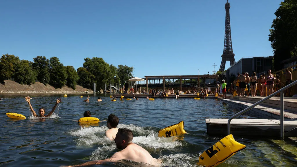 Temporada de verão tem 'recorde' de visitantes nos locais de banho em Paris