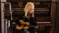 Além da música, Dolly Parton se tornou conhecida por esforços filantrópicos