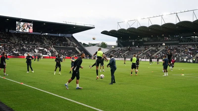 Angers-OM: stade à moitié vide et tarifs prohibitifs, pourquoi Raymond-Kopa sonne creux
