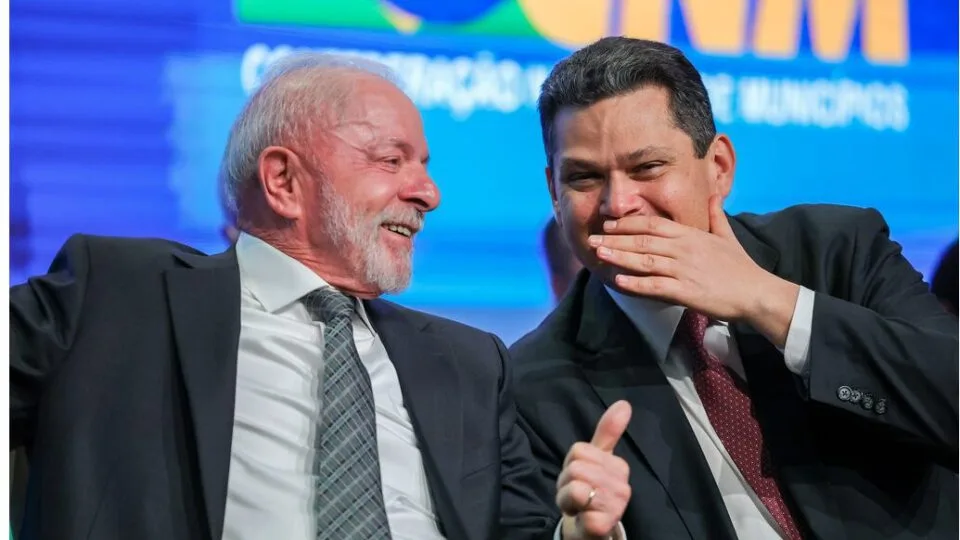 Lula “crava” aprovação do fim da escala 6×1 após acordo com Alcolumbre