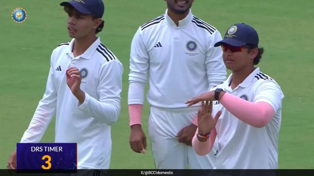 Watch: Vaibhav Sooryavanshi Ends DRS Confusion With Masterstroke, This Happens