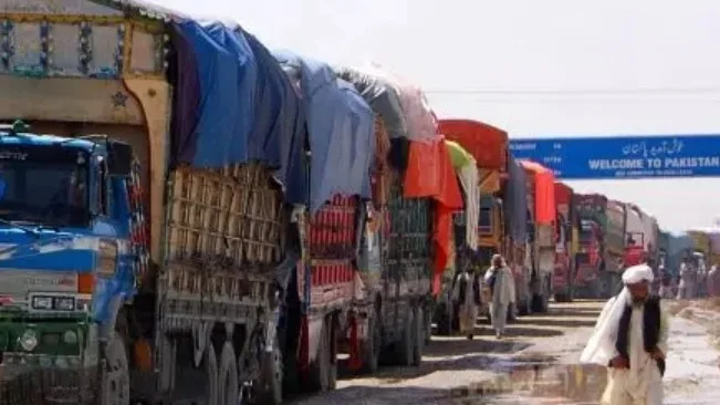 Pak suspends border trade with Iran; hundreds of freight vehicles left stranded
