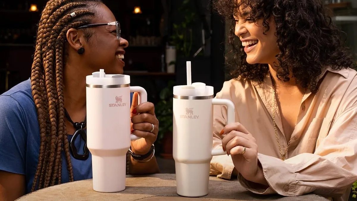 Stanley Quencher 2.0 com 45% de desconto: o copo que virou febre nos EUA agora está mais acessível do que nunca