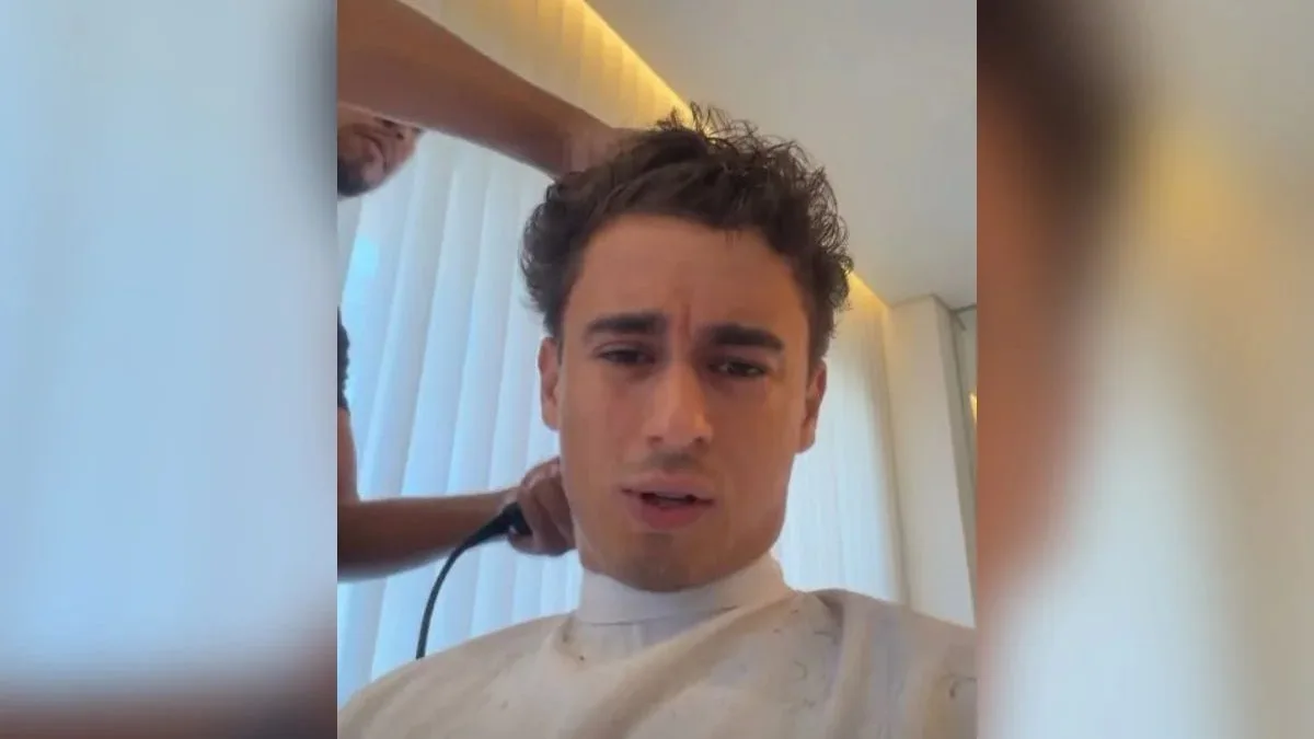 Após conversa com Vorcaro vazar, Nikolas Ferreira aparece cortando o cabelo, ironiza ‘lindão’ e promete vídeo nas redes sociais