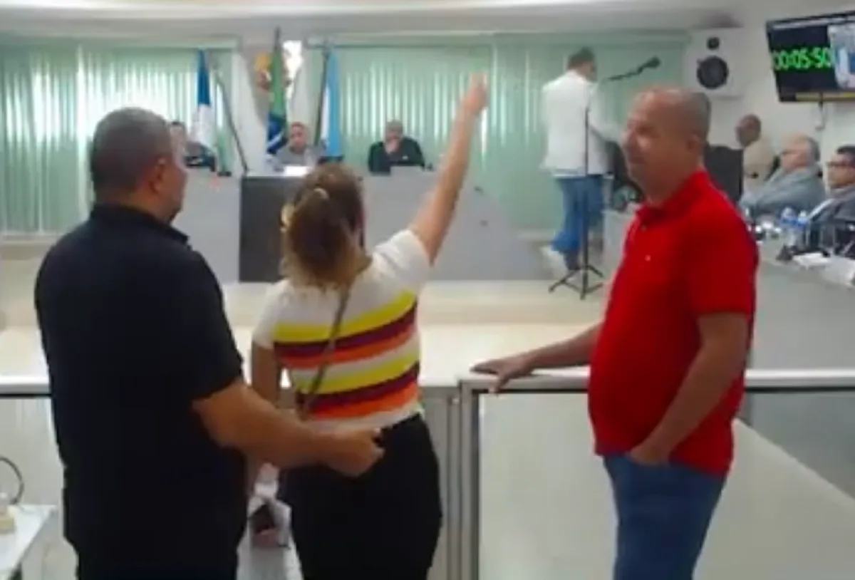 Vereador xinga mãe de autista para esconder colapso na saúde