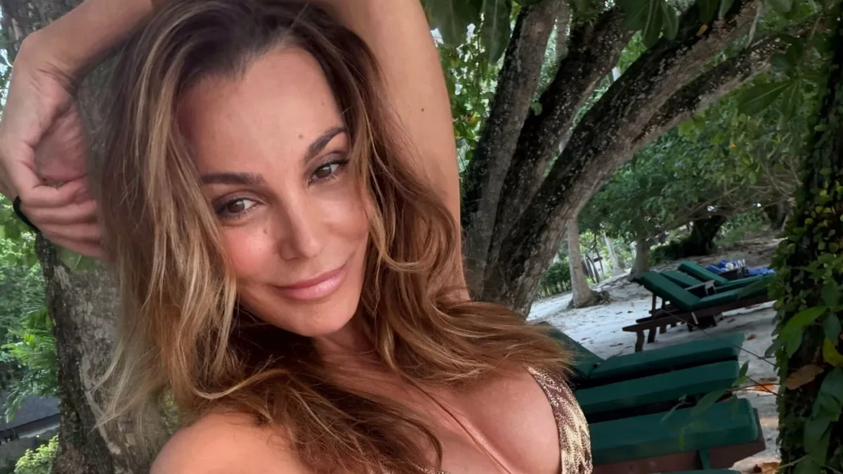 Mar Flores posa en bikini en una isla privada: espectacular con un tipazo de impacto que mantiene a base de entrenamientos de fuerza