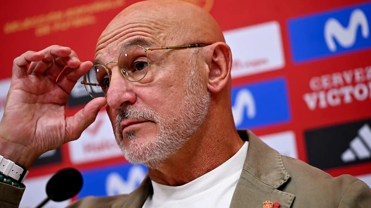 De la Fuente evita la polémica de las camisetas de Mbappé y Vini: "Me siento más caballa y ceutí que ayer"