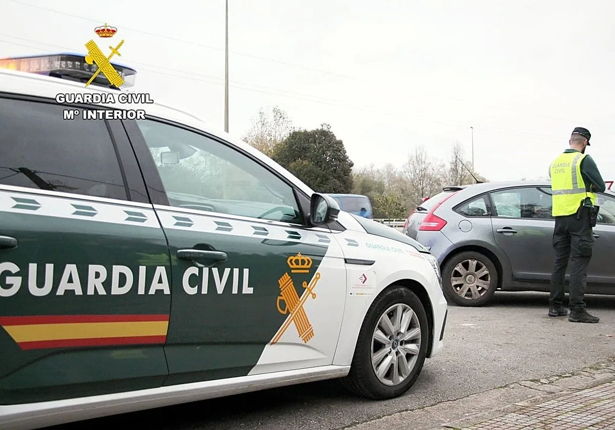 La Guardia Civil detiene a tres personas por el robo de joyas en Almería