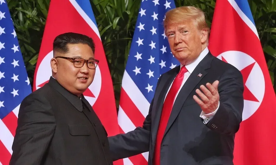 “트럼프, 이르면 올가을 김정은과 정상회담 추진” WSJ 보도