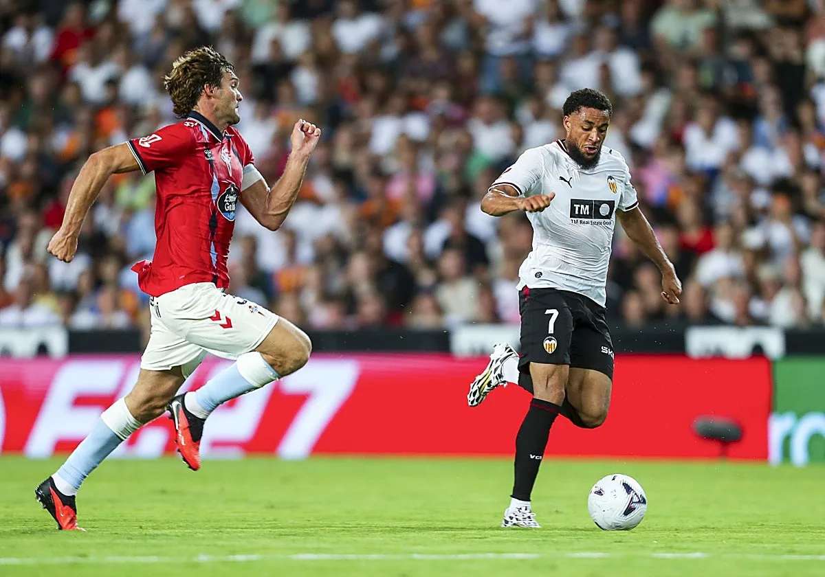El Valencia espera al Betis en Mestalla tras estrenarse con empate y pitos