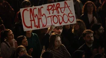 IGAI abre processo sobre carga policial contra protesto pela habitação no Porto