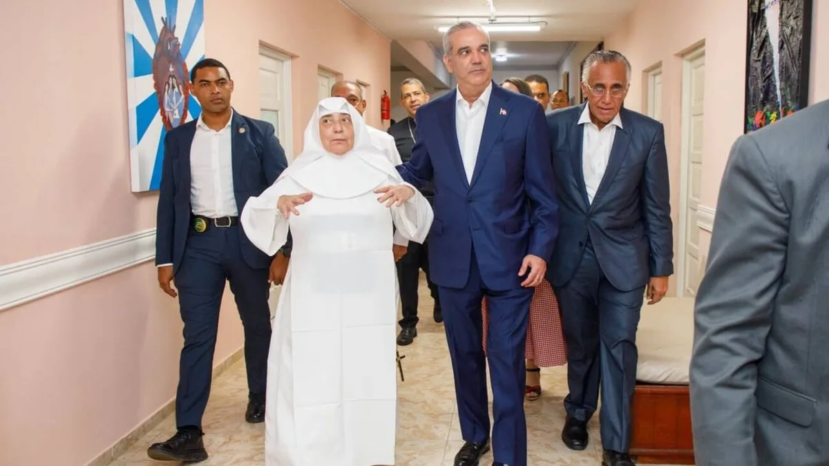 República Dominicana: El presidente Abinader recorre el Hogar de Ancianos San Francisco de Asís tras su remozamiento