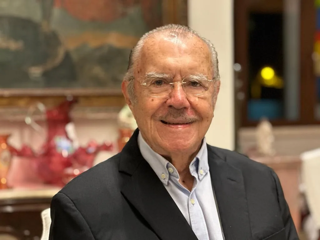 José Sarney apresenta evolução clínica favorável durante tratamento de pneumonia, diz hospital