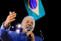 Flávio acusa sindicatos de favorecer Lula em posts; TSE nega barrar perfis