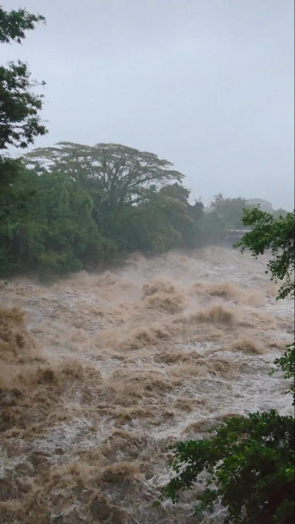 Cleanup begins in Hawaii after intense rain and flooding from Hurricane Lala