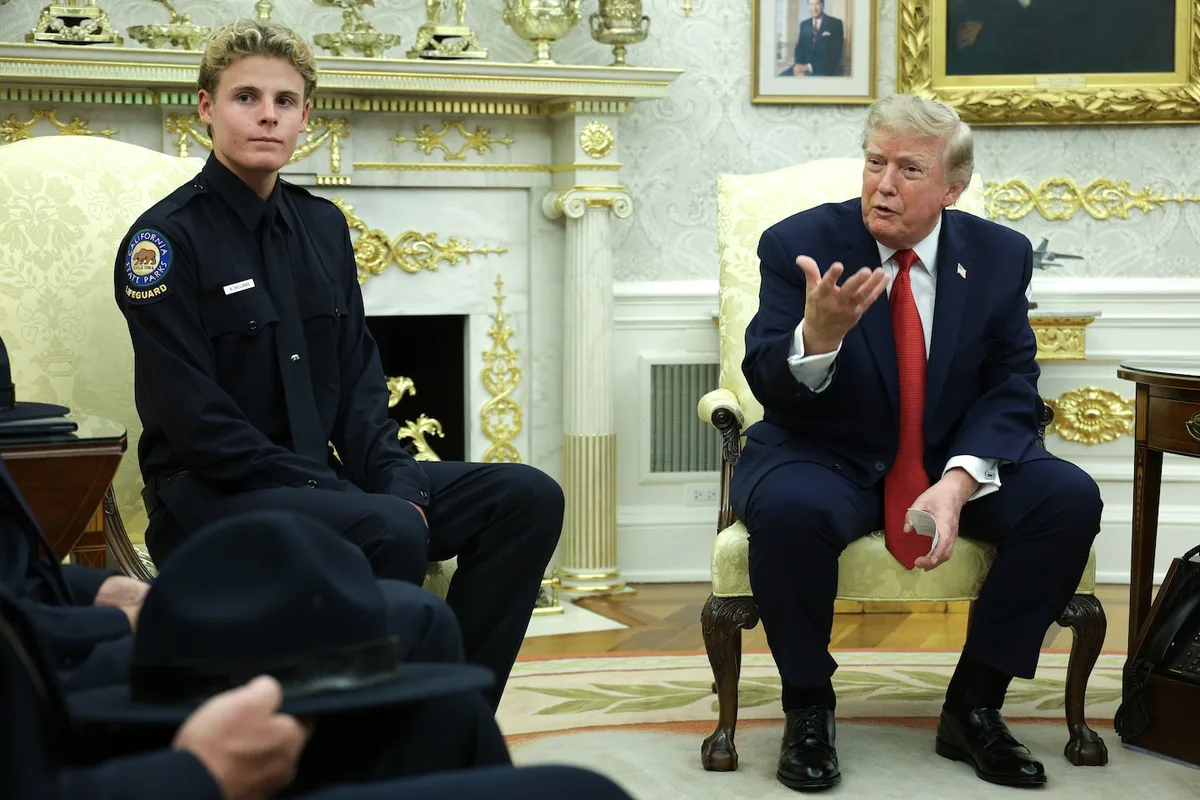 Trump meets with teen lifeguard who saved child from pounding surf