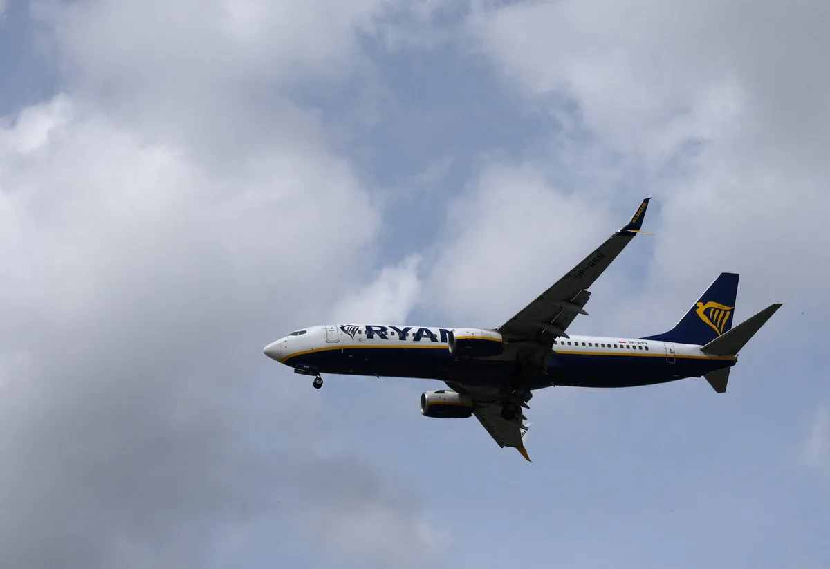 Ryanair carga contra Óscar Puente: “No tiene ningún plan para llenar los aeropuertos regionales”