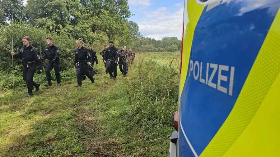 Ermittlungen in Niedersachsen: Verdacht auf Sprengstoff-Spuren nach Drohnenfund in Wunstorf
