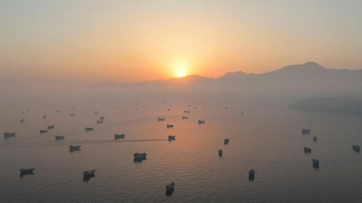 Fewer than 20 ships transit key Strait of Hormuz over weekend, data shows