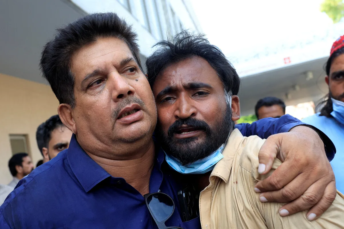 Mueren al menos 15 recién nacidos en un incendio en un hospital en Pakistán