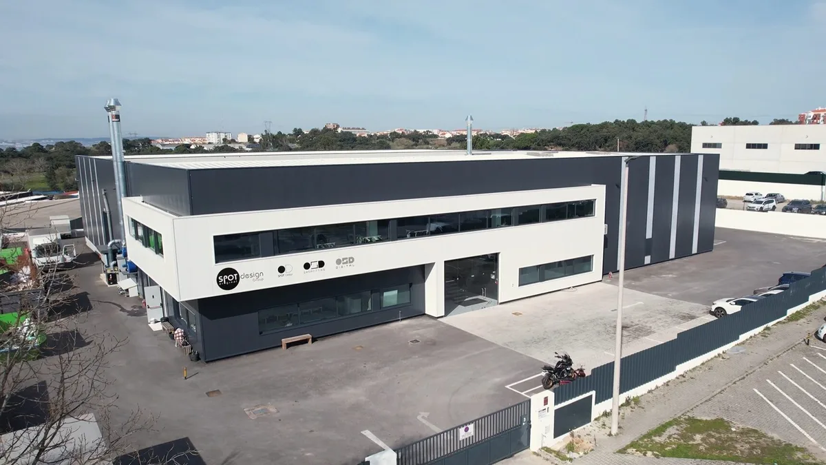 Francesa Ora compra fábrica de “shop fitting” de luxo no Barreiro com 70 trabalhadores