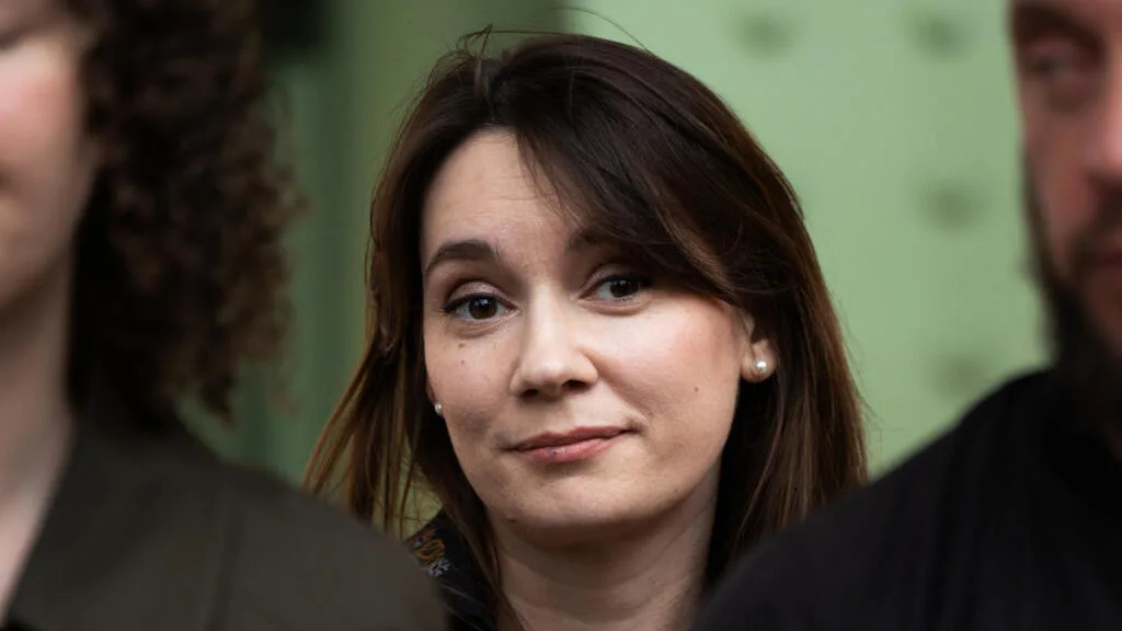 Jusqu'où ira le soutien de Vincent Bolloré à la chroniqueuse russe de CNews expulsée de France