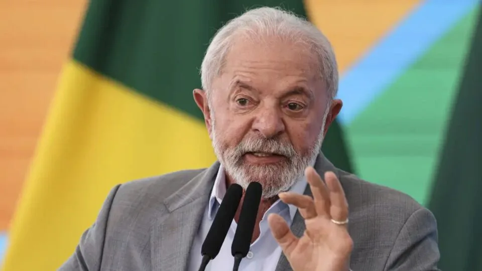 Lula tenta se desvincular de Moraes e minimiza relações de aliados com Vorcaro