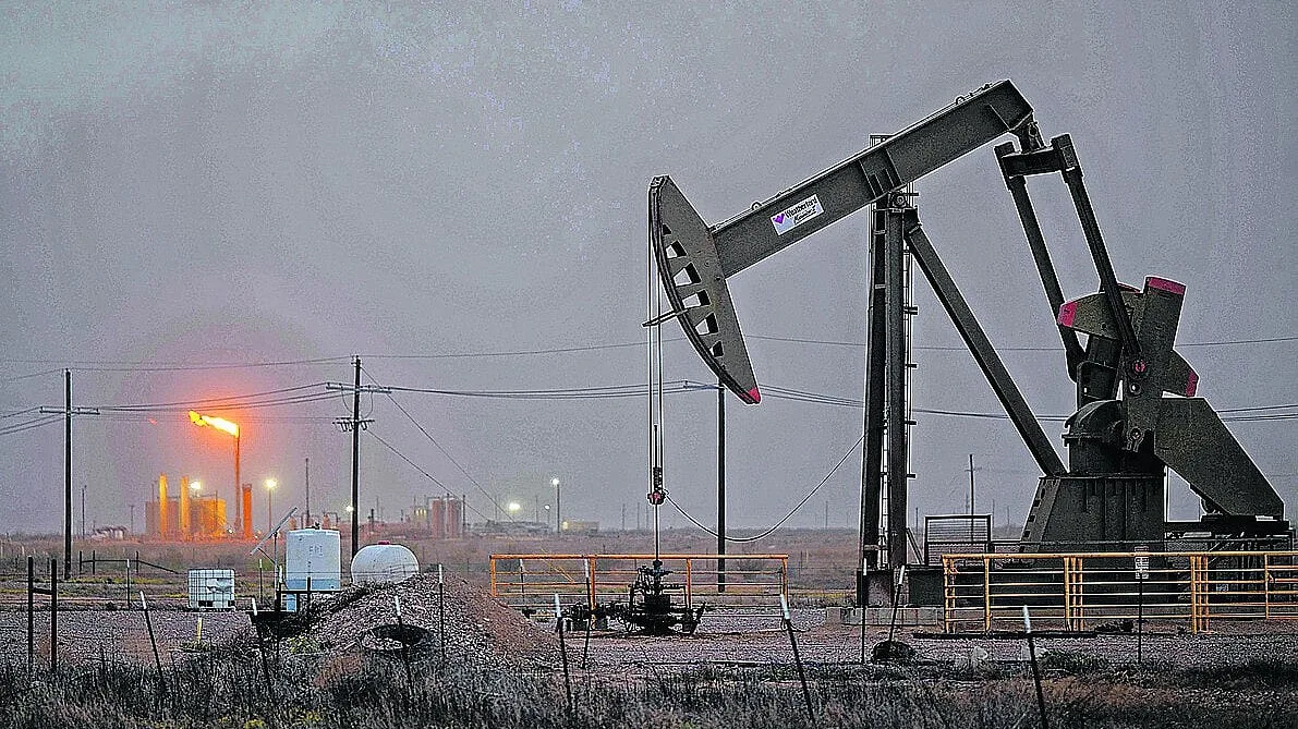 Abastecimento global de petróleo pode cair até 4%