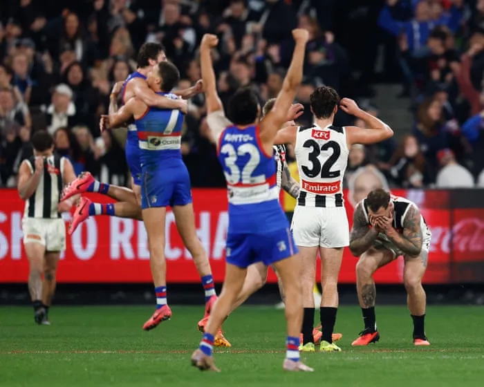 Western Bulldogs steal wildcard win as Collingwood’s Membrey misses shot after siren