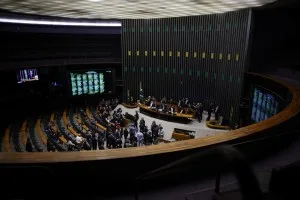 Equipe econômica propõe novas travas para gastos em projeto que tramita no Congresso