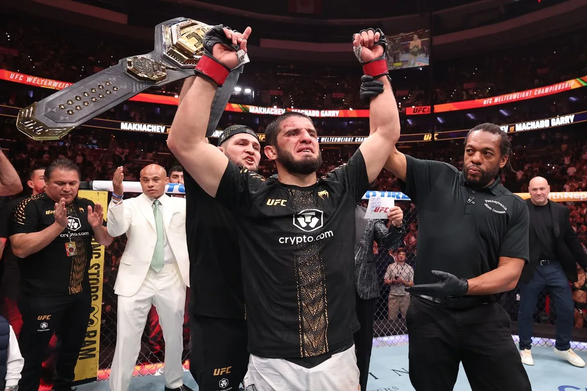 «Наследие продолжается». Ислам Махачев – после победы над Иэном Гэрри на UFC 330