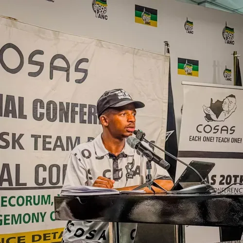 Textbook delay will hurt young learners, says COSAS