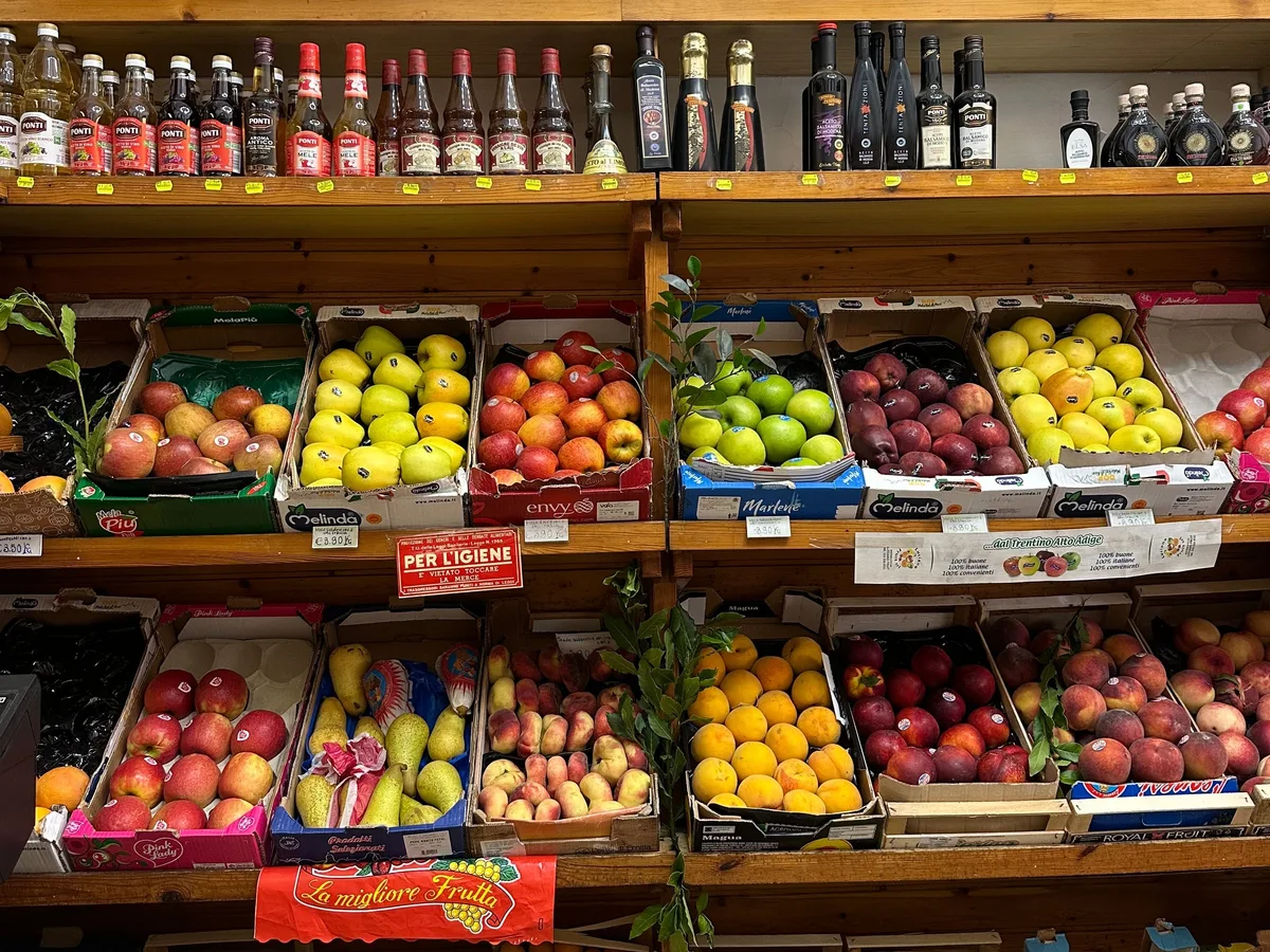I'm an American who lived in Rome. These were the 6 most surprising things about grocery shopping in Italy.