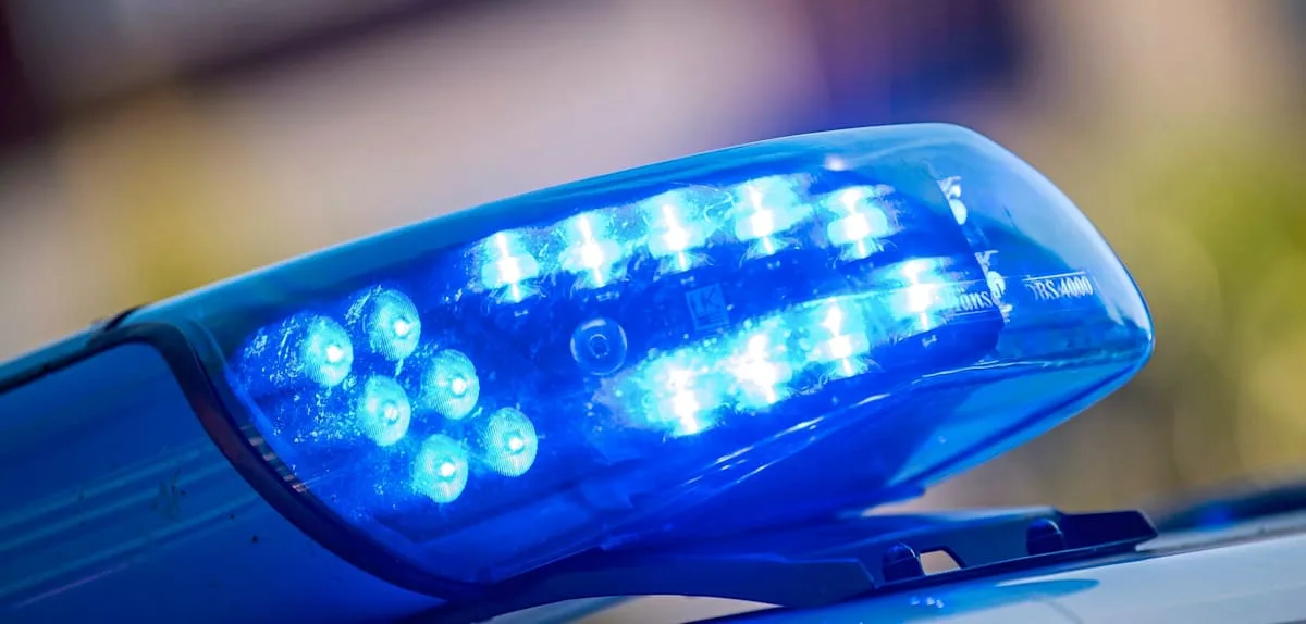 13-Jähriger prellt die Tankstelle und flieht mit Mercedes vor der Polizei – bis die Bremsen brennen
