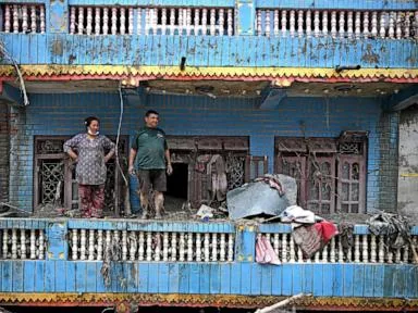 Nepal-Tibet flood death toll surpasses 900, officials say, more than 4,400 missing