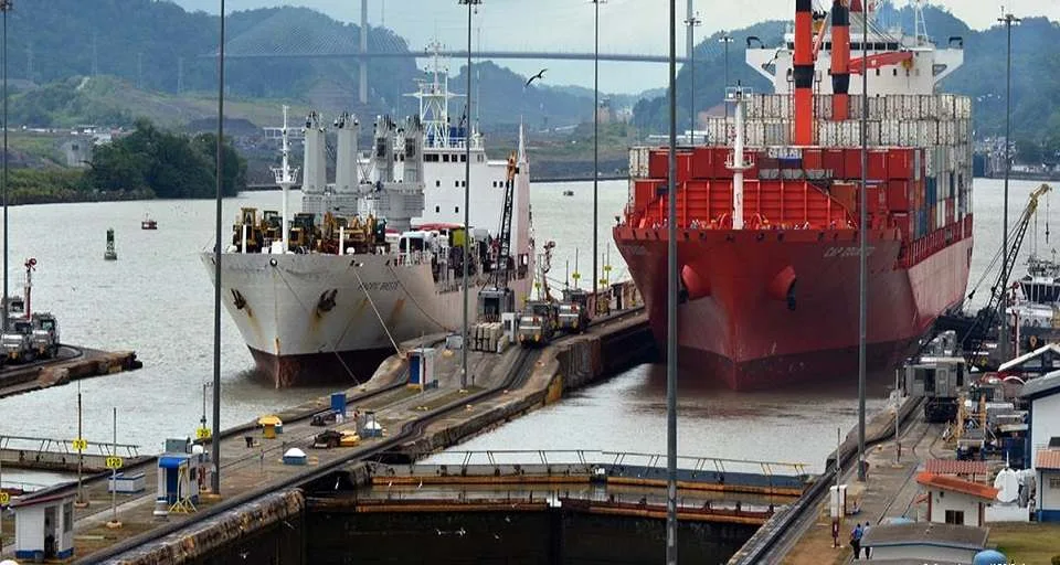 Aumentan costos para conseguir espacio en el Canal de Panamá: Oliveros advierte impacto en fletes