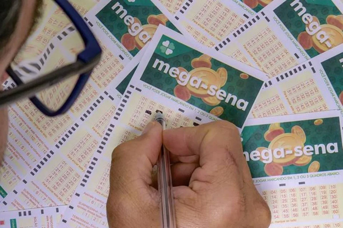 Mega-Sena 3049 sorteia R$ 3,5 milhões hoje (25/8). Veja resultado