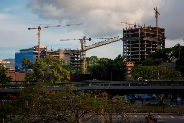 «Agua, electricidad y gas»: lo que pide la industria local para construir 10.000 viviendas